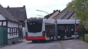 Bachem Altes Fachwerkhaus Bus